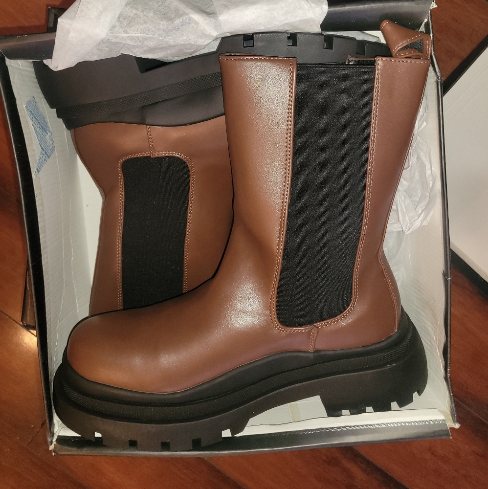 Chunky Chelsea boot. Brown Also available in Black.